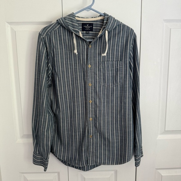 American Eagle Men’s Outfitters Blue and White Casual Button Down Shirt medium - Picture 1 of 11